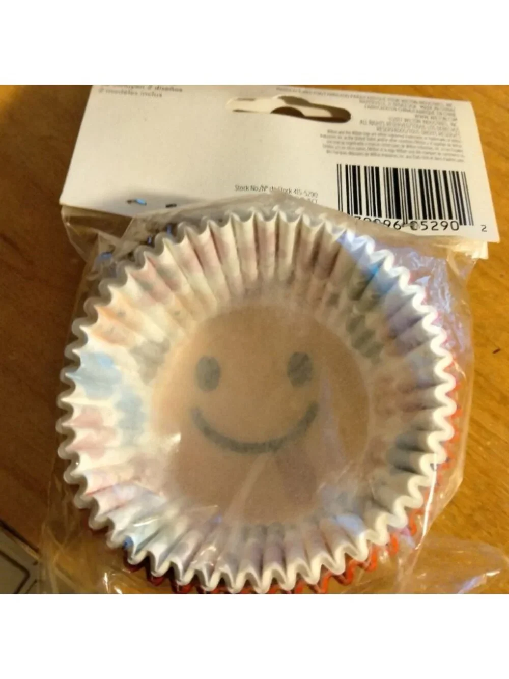 Wilton Cupcake Baking Cup Happy face Party 75 Count Slid Red Valentines Day